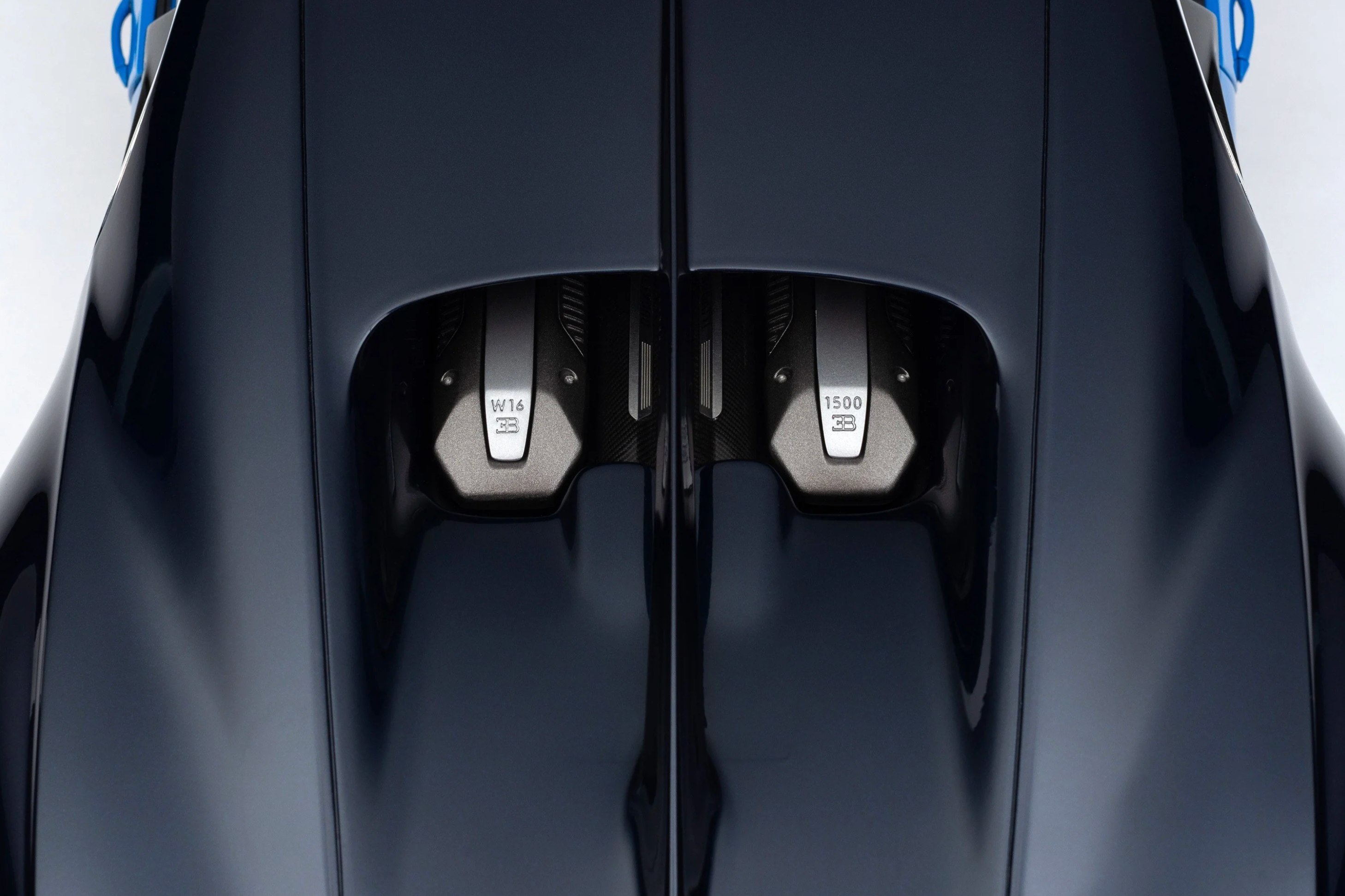 BUGATTI Chiron (2016) | Limited Edition 1:8