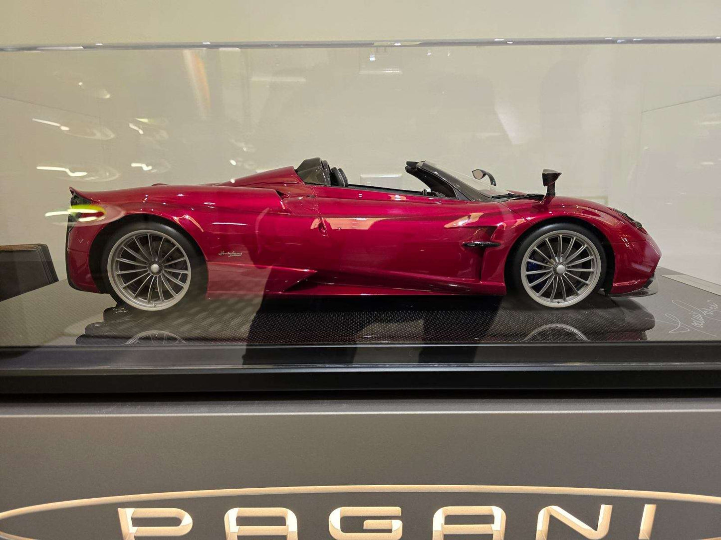 Pagani MR 1:8 Model Huayra Roadster